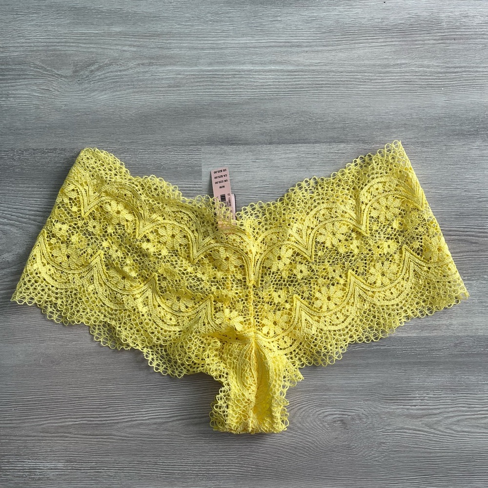 NWT Victorias Secret Yellow Crochet Lace Boy short Panty size medium